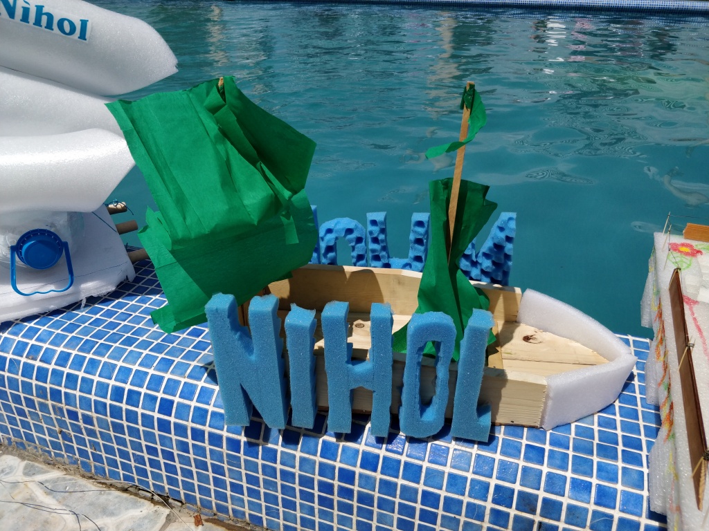 Наши веселые поделки.