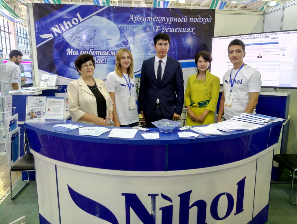 Команда профессионалов готова к работе на выставке ИКТ.jpg