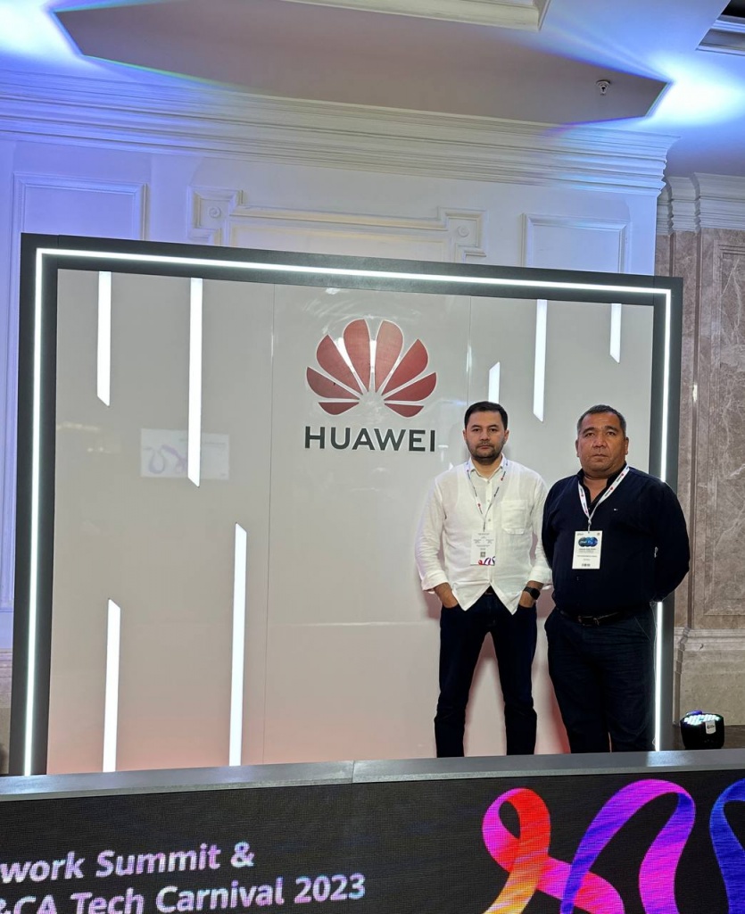 Специалисты Меркурий Нихол на конференции.