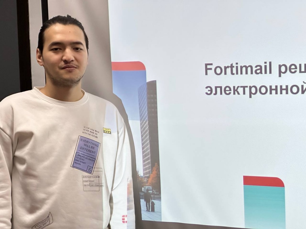 На семинаре_специалист С.Мажидов. На семинаре_специалист С.Мажидов.